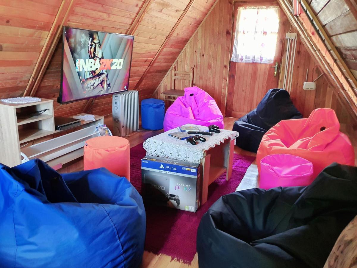 Log Cabin Uvac Nova Varos Exterior photo