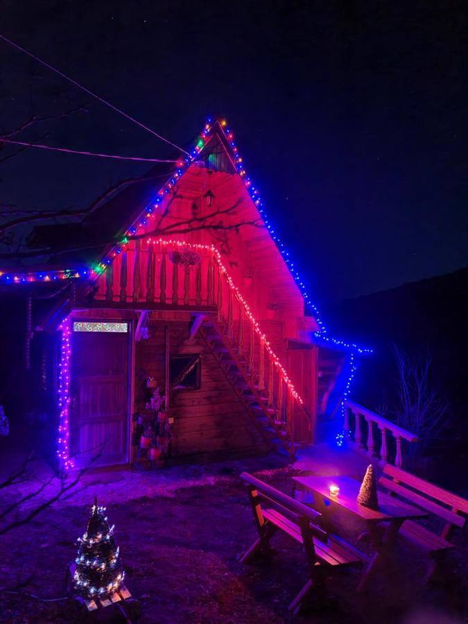 Log Cabin Uvac Nova Varos Exterior photo