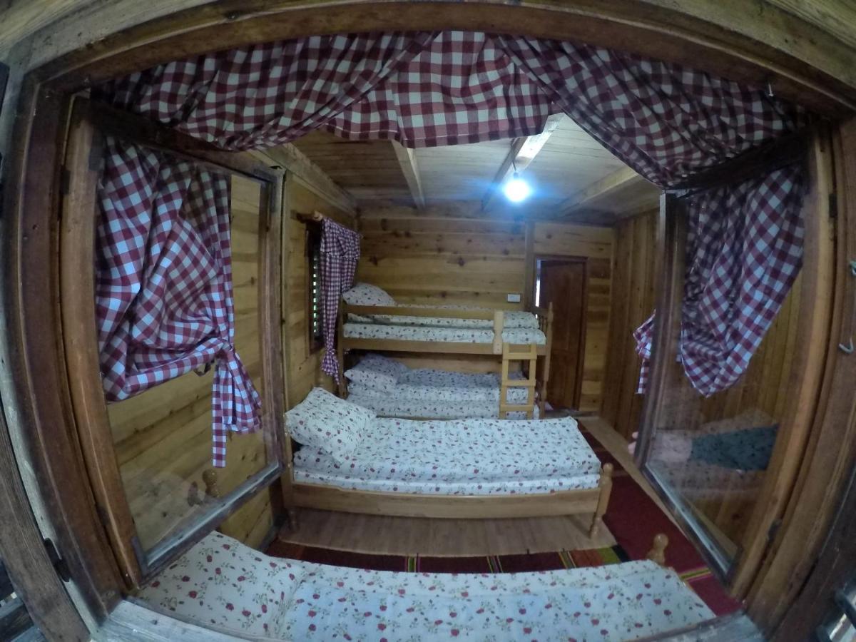 Log Cabin Uvac Nova Varos Exterior photo