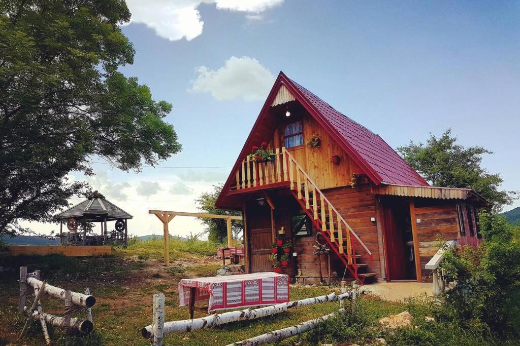 Log Cabin Uvac Nova Varos Exterior photo