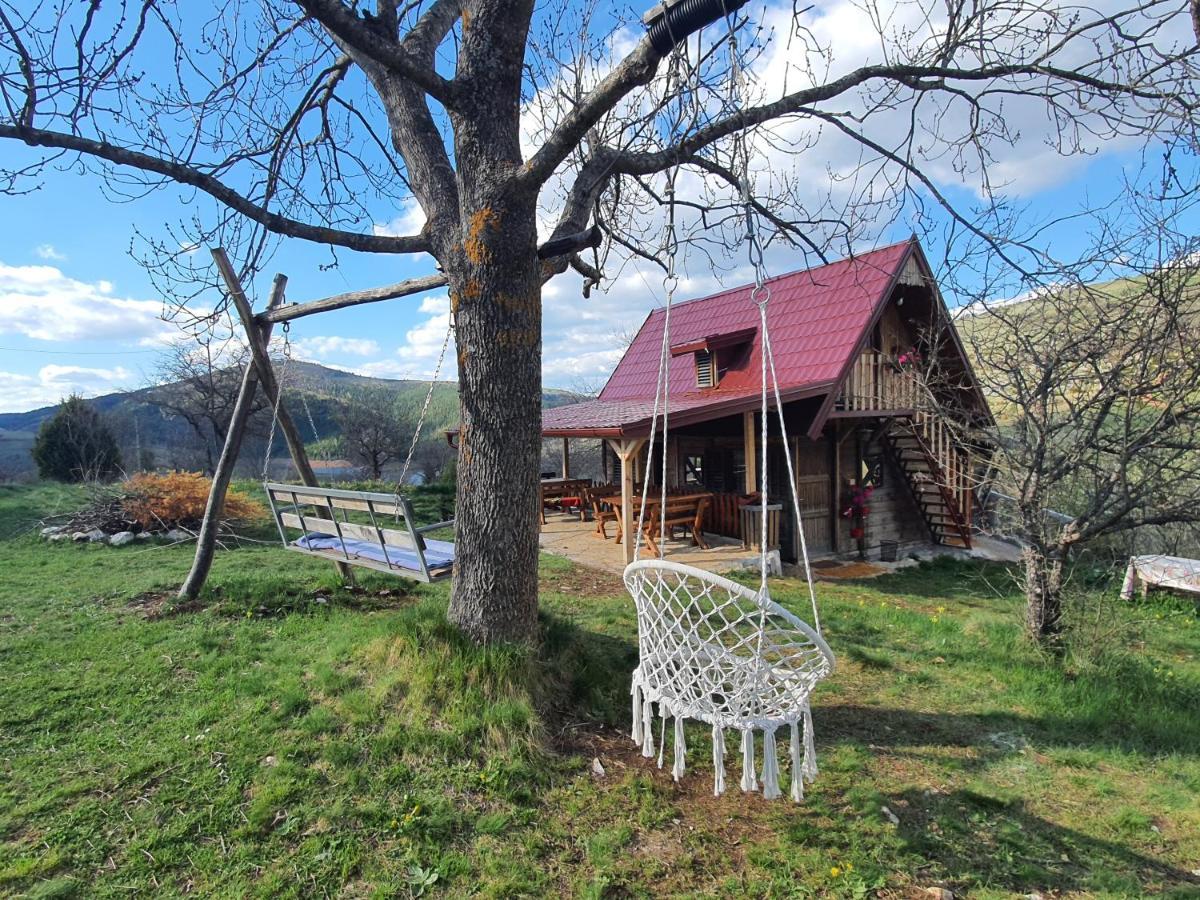 Log Cabin Uvac Nova Varos Exterior photo