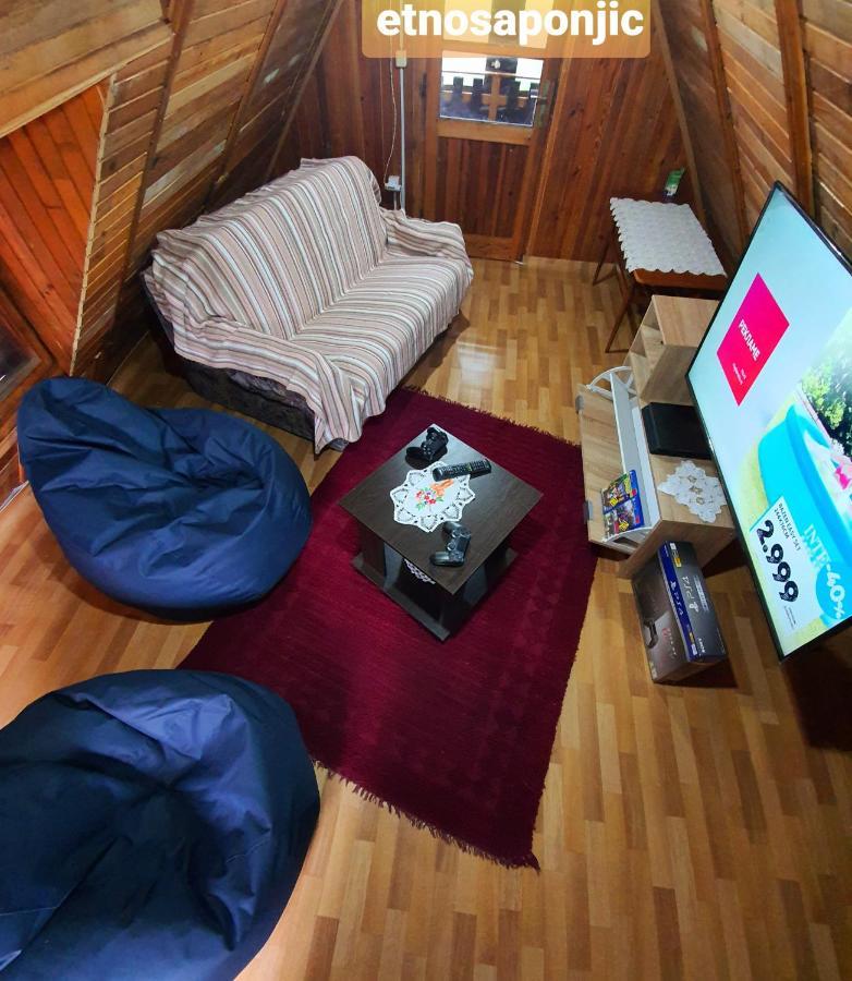 Log Cabin Uvac Nova Varos Exterior photo